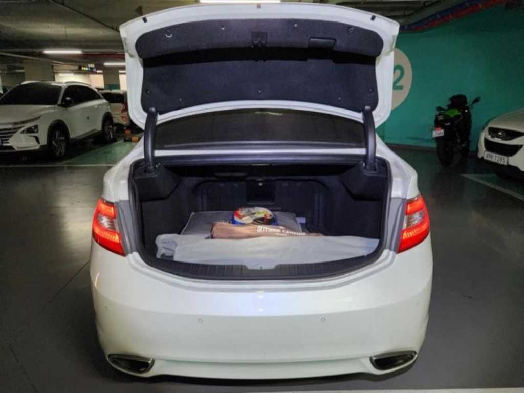 HYUNDAI Grandeur - Vista 5