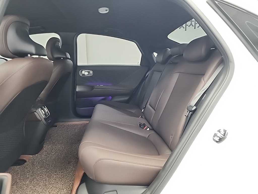 HYUNDAI Ioniq 6 - Vista 12