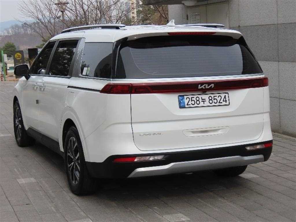 KIA Carnival - Vista 4