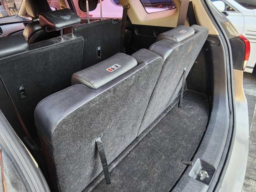 KIA Carens - Vista 9