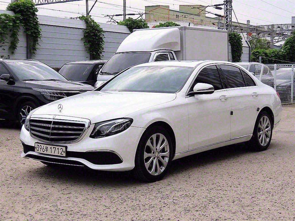 Mercedes Benz E class - Vista 2