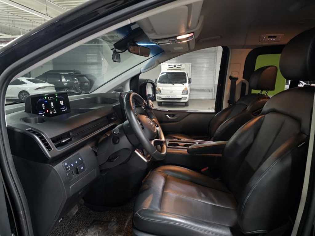 HYUNDAI Staria - Vista 9