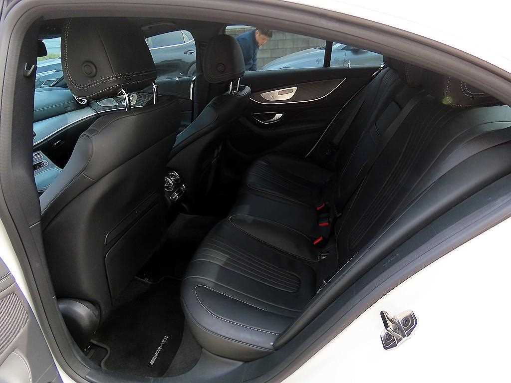 Mercedes Benz CLS Class - Vista 6