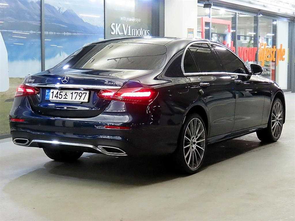 Mercedes Benz E class - Vista 4