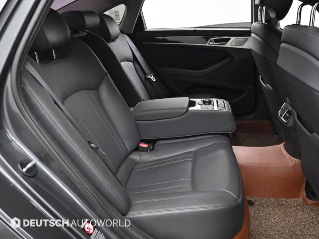 Genesis G80 - Vista 12