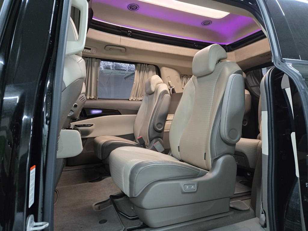 KIA Carnival - Vista 7