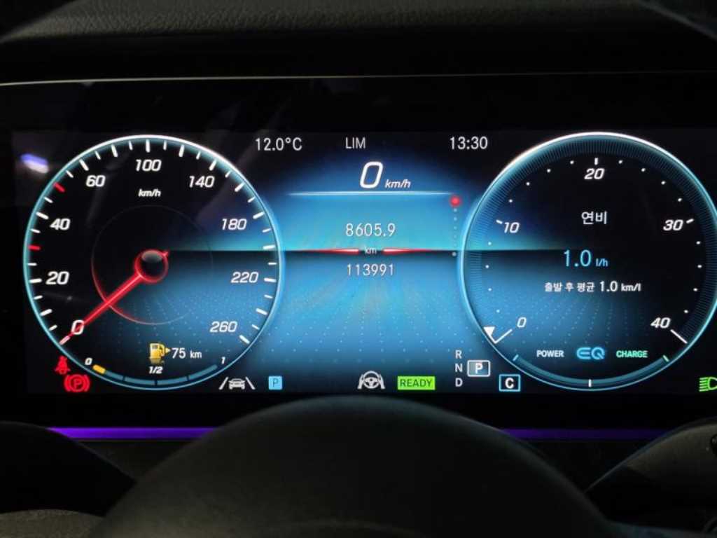 Mercedes Benz E class - Vista 6