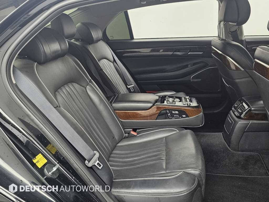 Genesis EQ900 - Vista 12