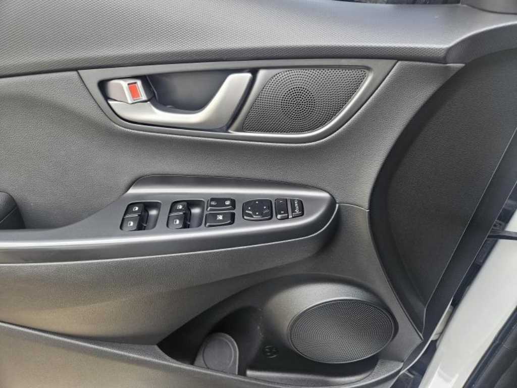 HYUNDAI Kona - Vista 11