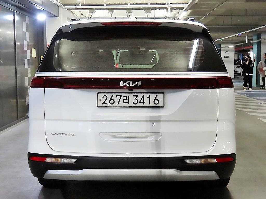 KIA Carnival - Vista 5