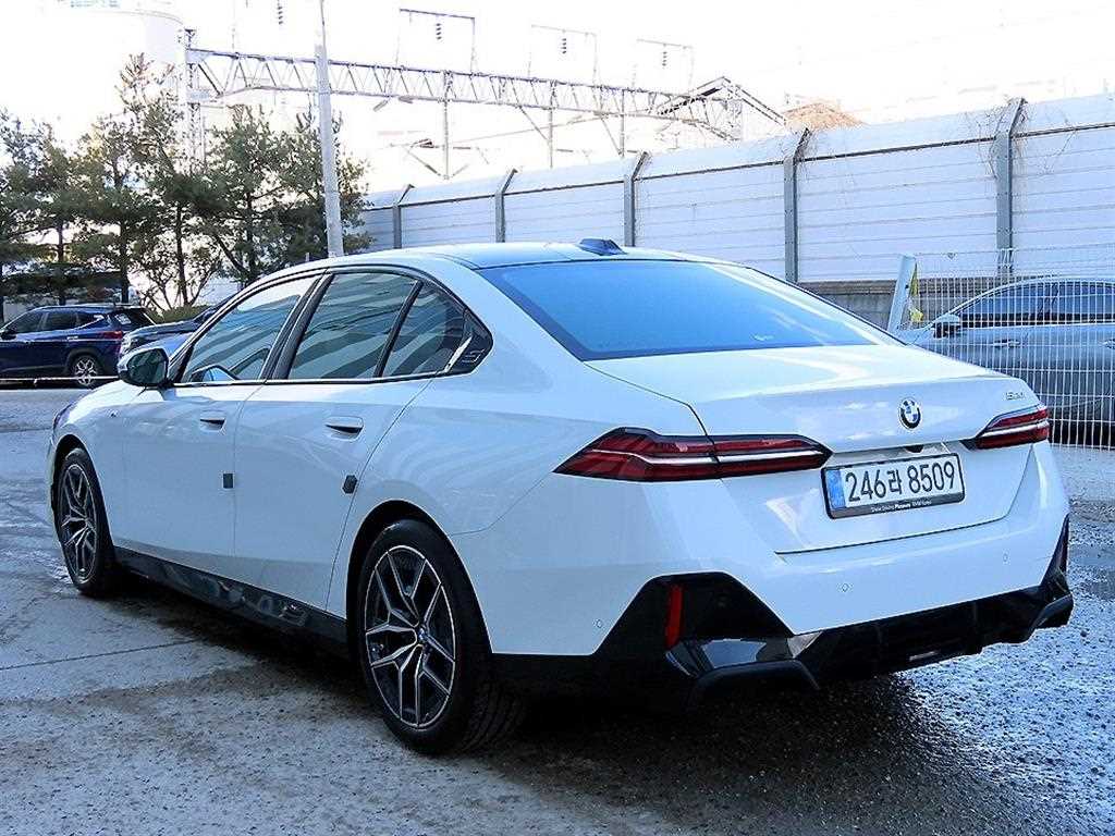 BMW 5 Series - Vista 3