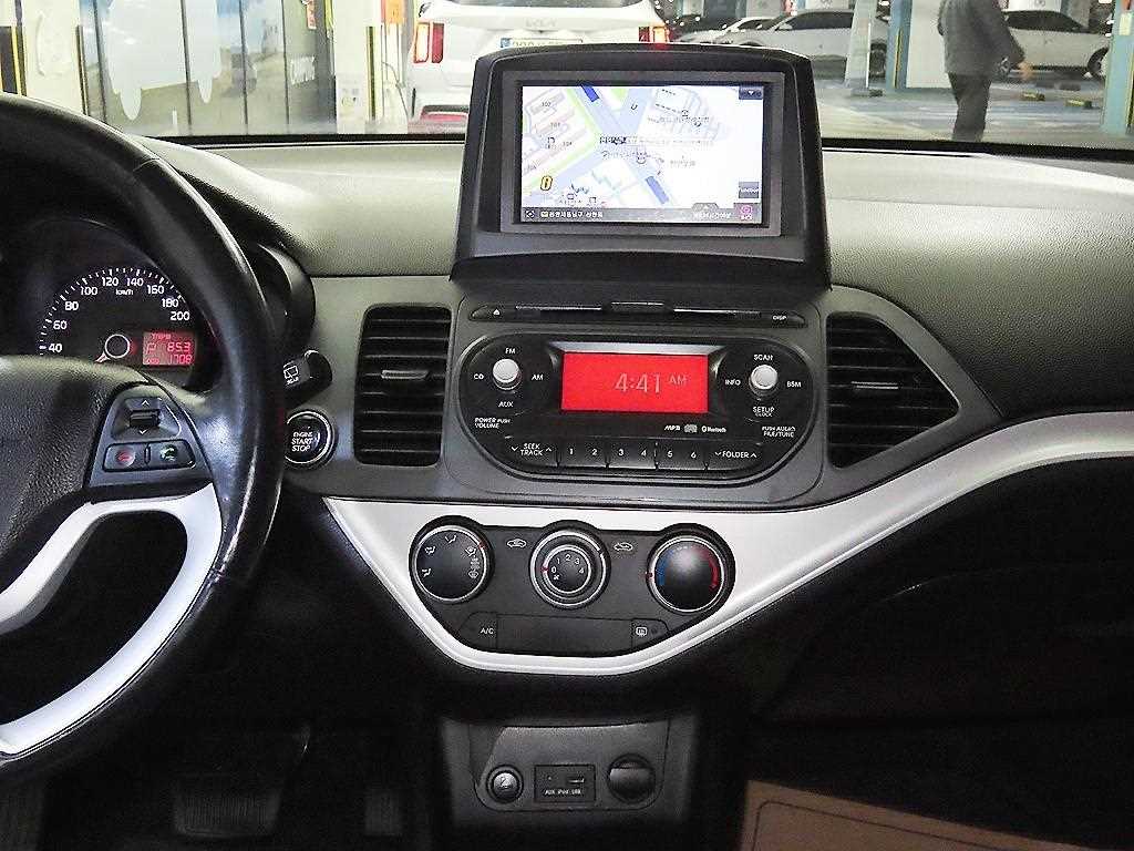 KIA Morning - Vista 11