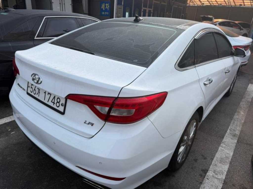 HYUNDAI Sonata - Vista 2