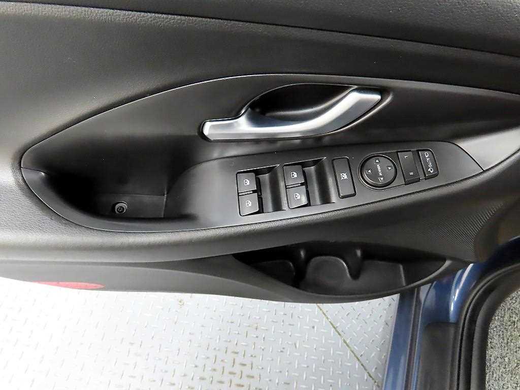 HYUNDAI i30 - Vista 11