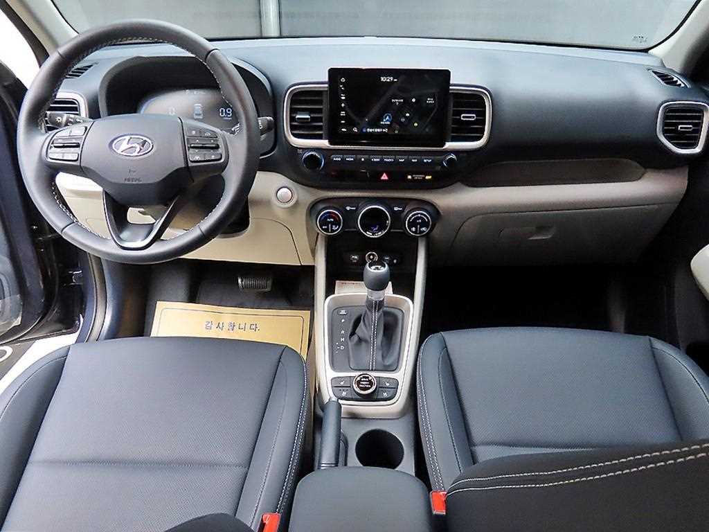 HYUNDAI Venue - Vista 7