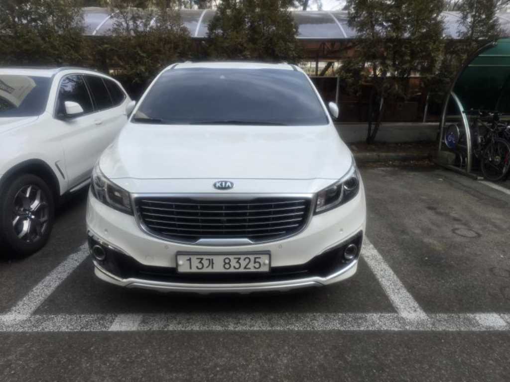 KIA Carnival 2016 Blanco - Importación desde Corea - HF Imports Iquique - Foto 1