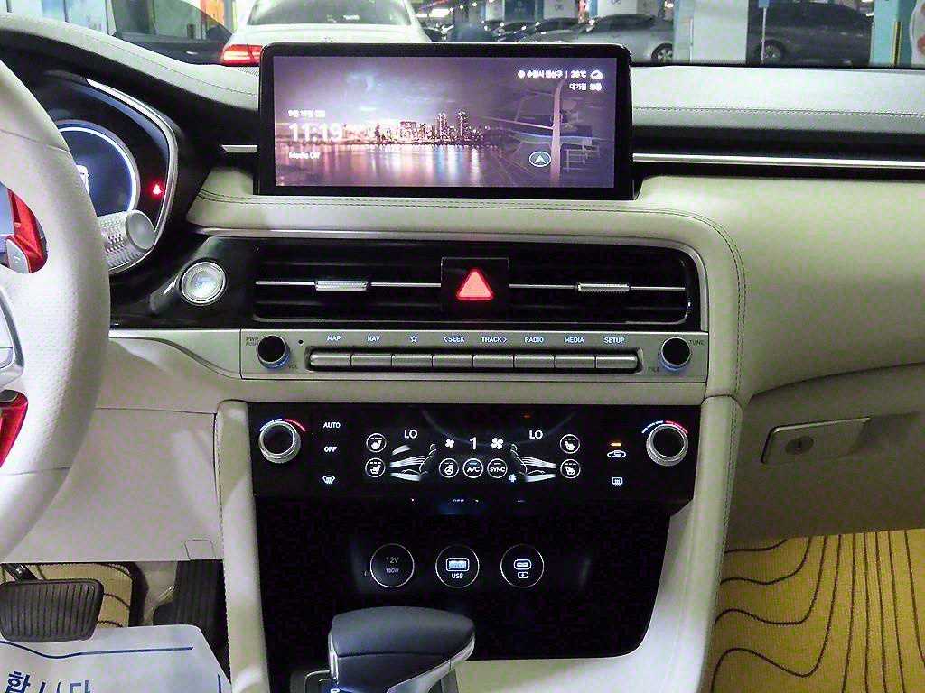 Genesis G70 - Vista 11