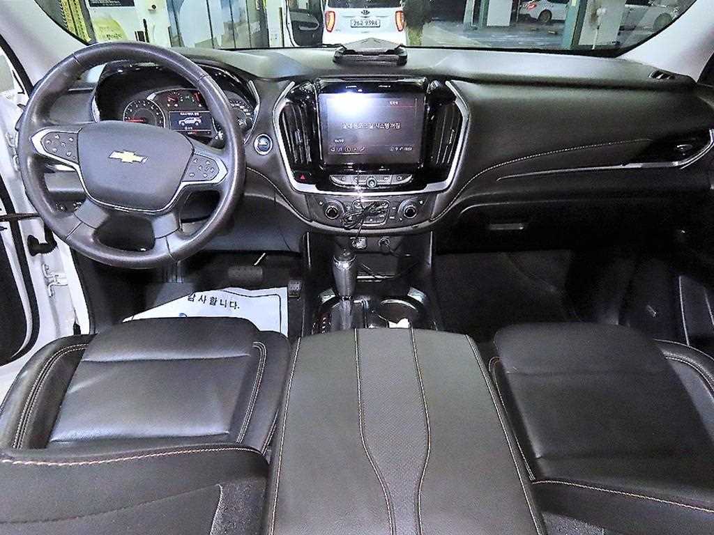 Chevrolet Travers - Vista 10