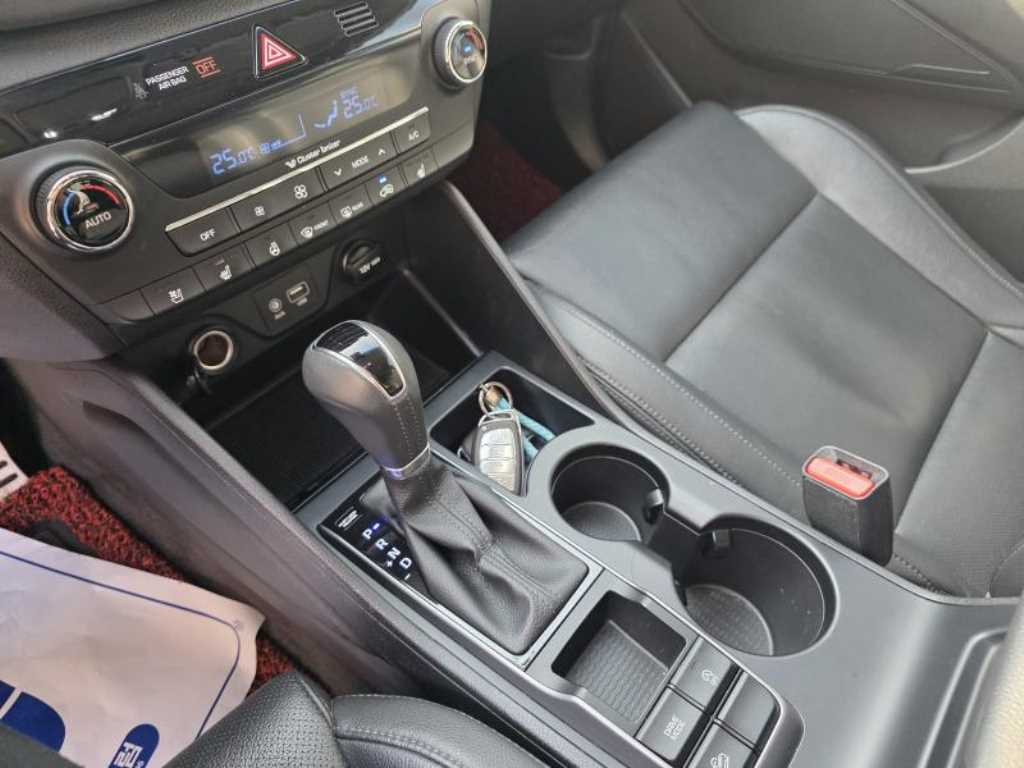 HYUNDAI Tucson 2018 Blanco - Importación desde Corea - HF Imports Iquique - Foto 13