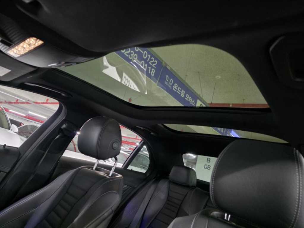 Mercedes Benz E class - Vista 5