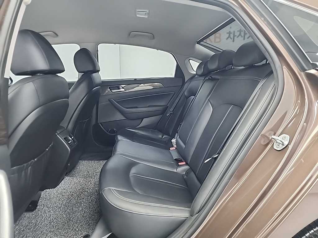 HYUNDAI Sonata - Vista 12