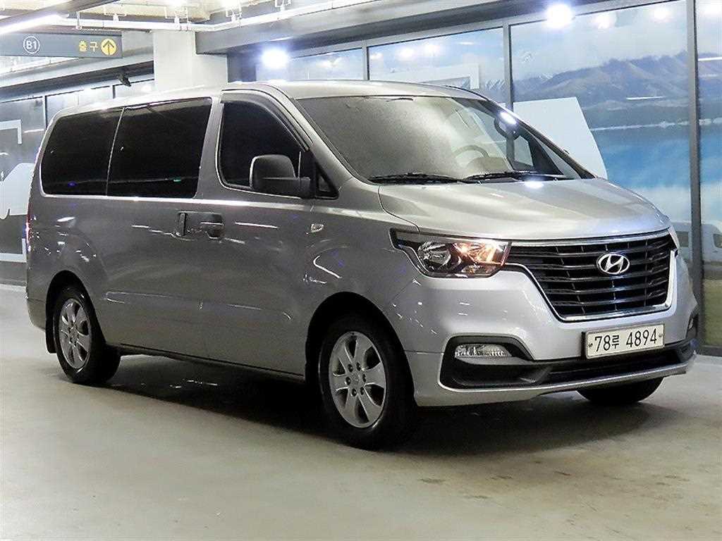 HYUNDAI Starex - Vista 6