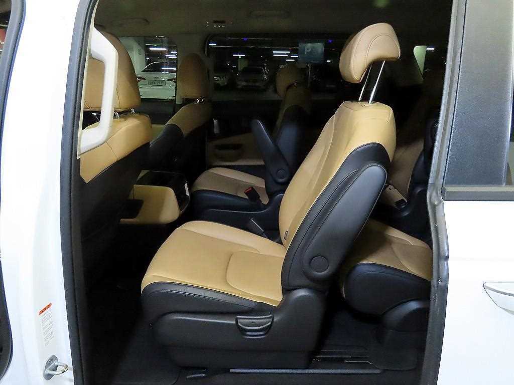 KIA Carnival - Vista 7