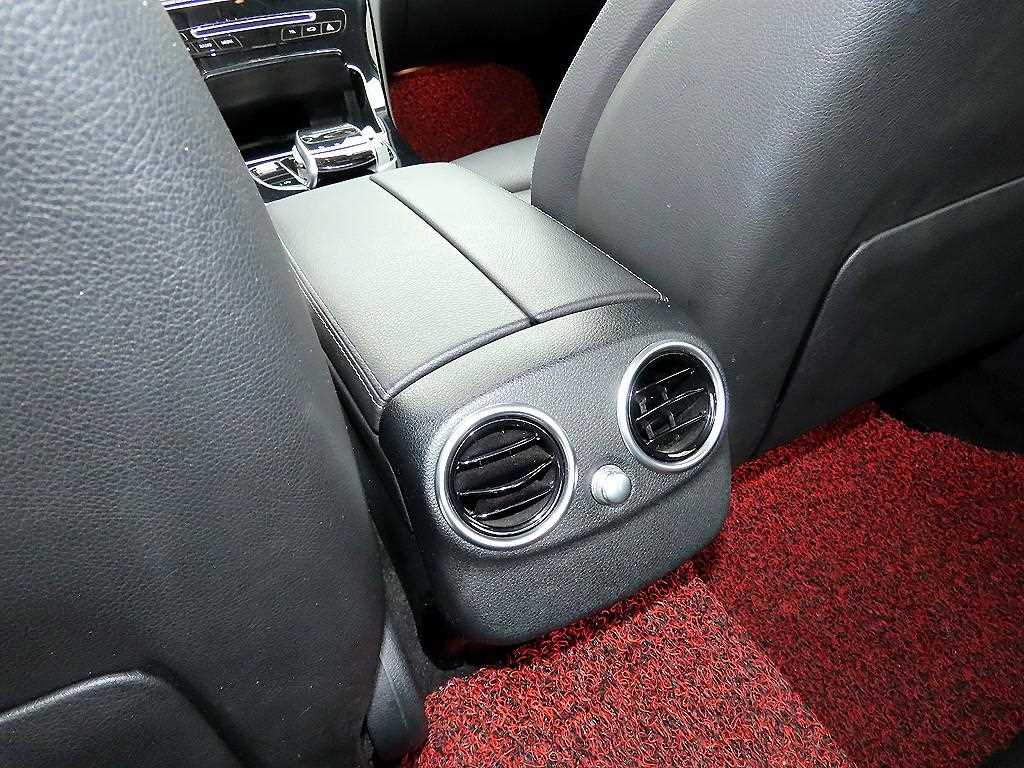 Mercedes Benz C Class 2018 Blanco - Importación desde Corea - HF Imports Iquique - Foto 17