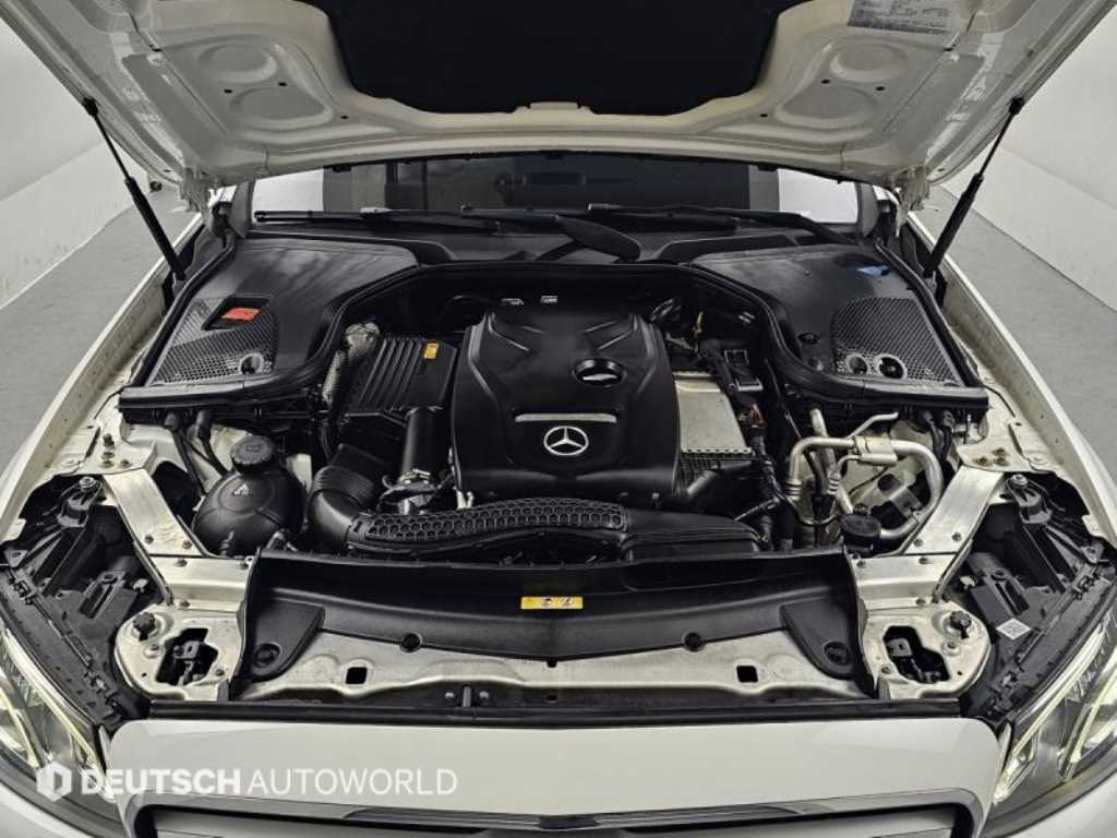 Mercedes Benz E class - Vista 6