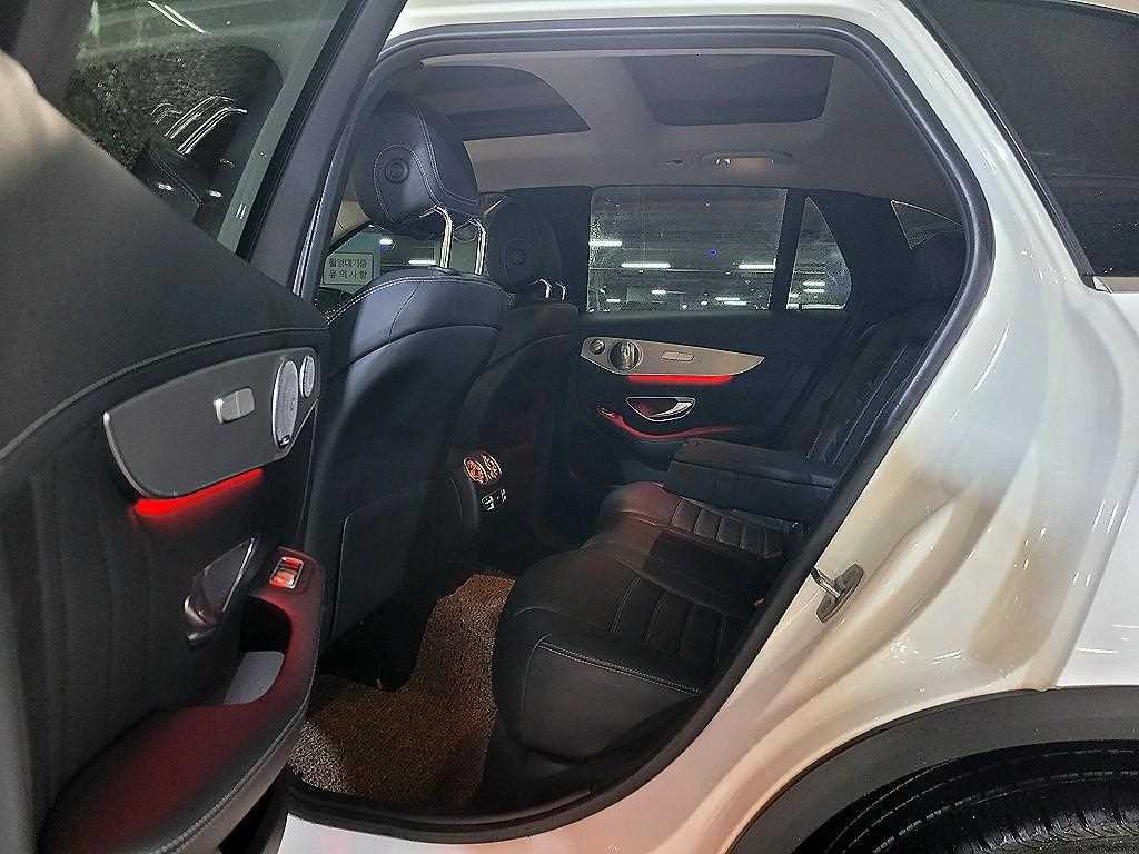 Mercedes Benz GLC Class - Vista 8