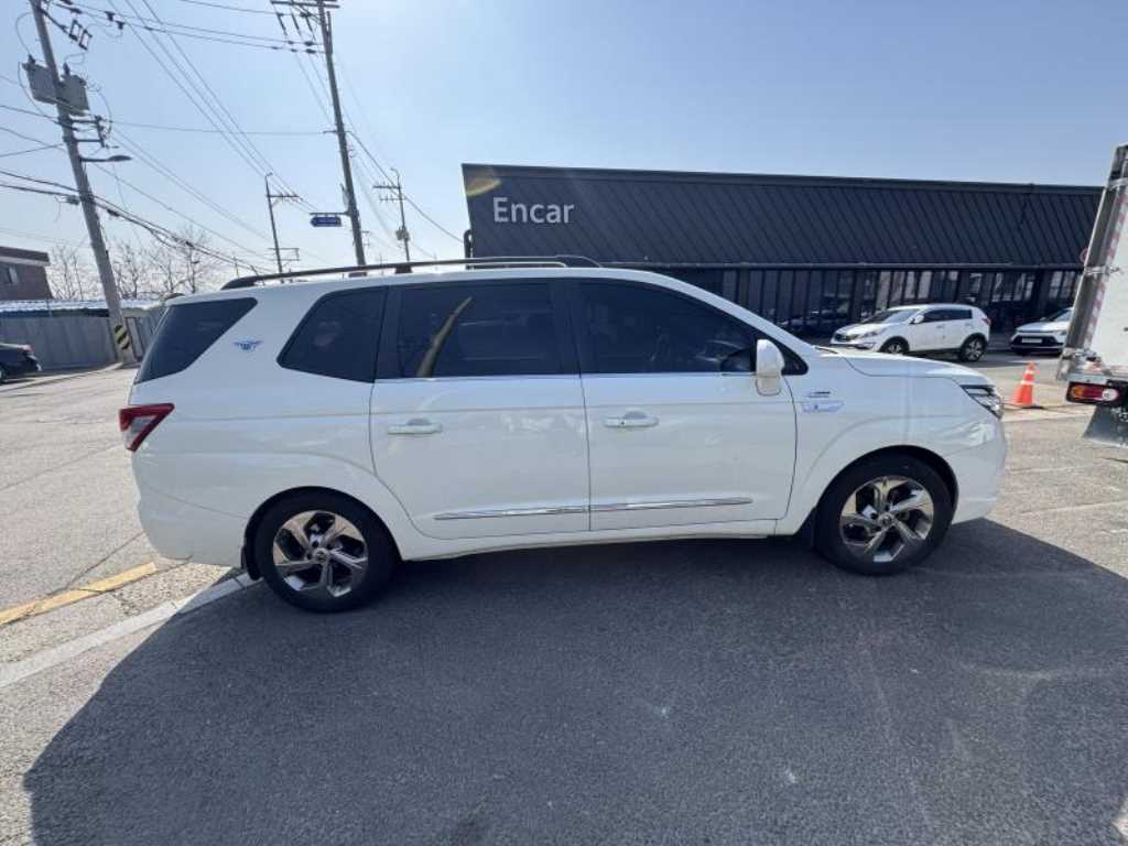 Ssangyong Korando - Vista 3