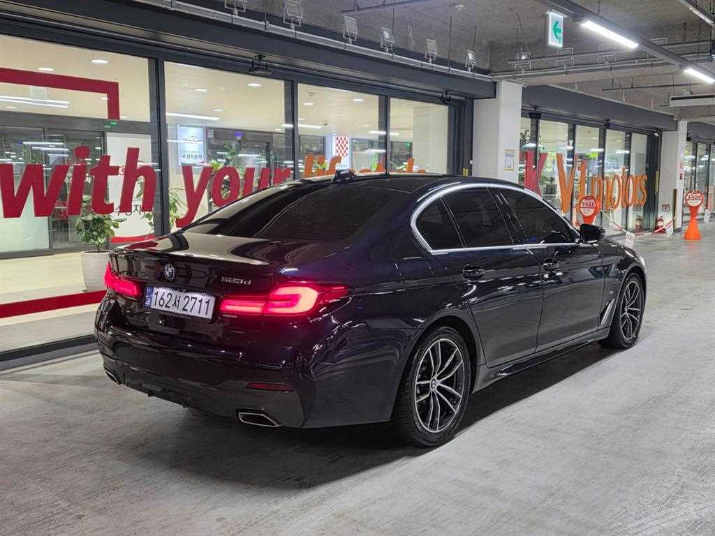 BMW 5 Series - Vista 4