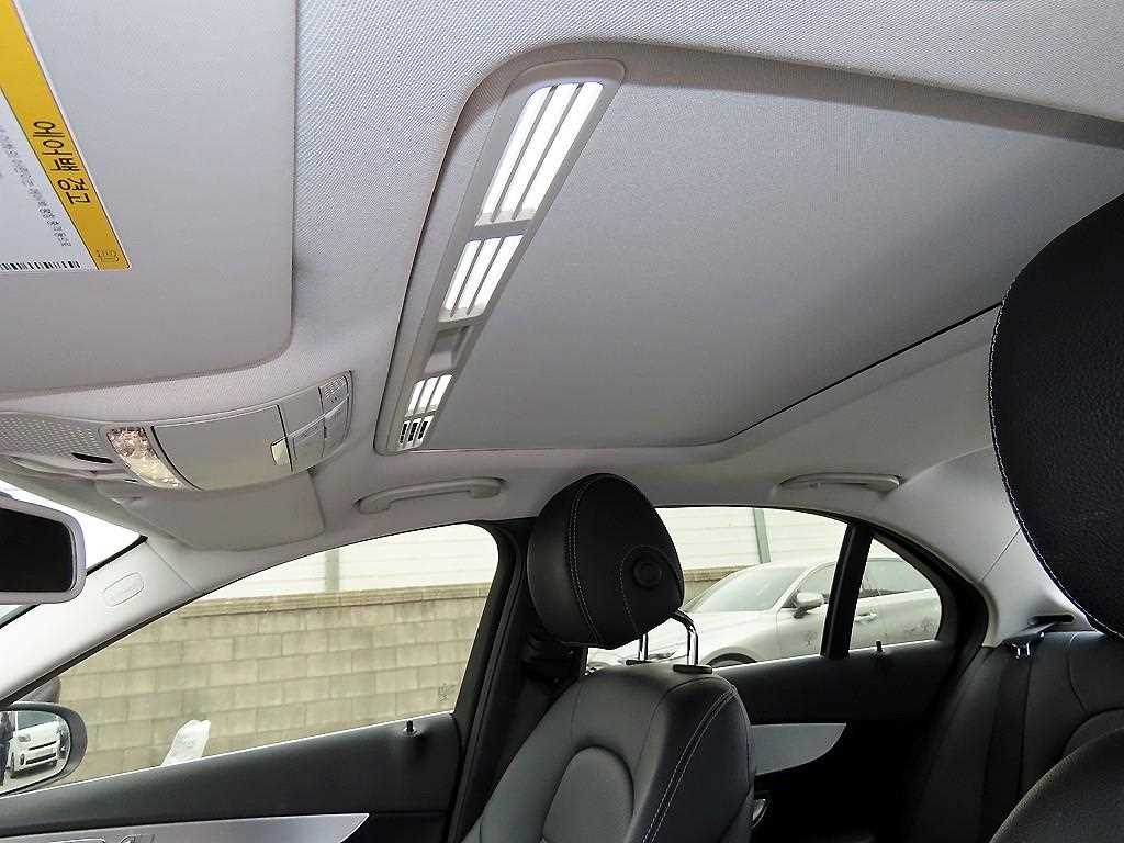 Mercedes Benz C Class 2018 Blanco - Importación desde Corea - HF Imports Iquique - Foto 18