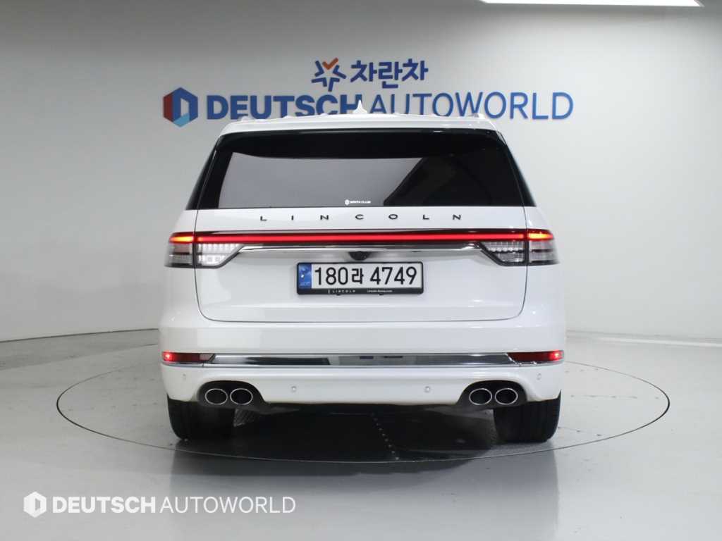 Lincoln Aviator - Vista 4