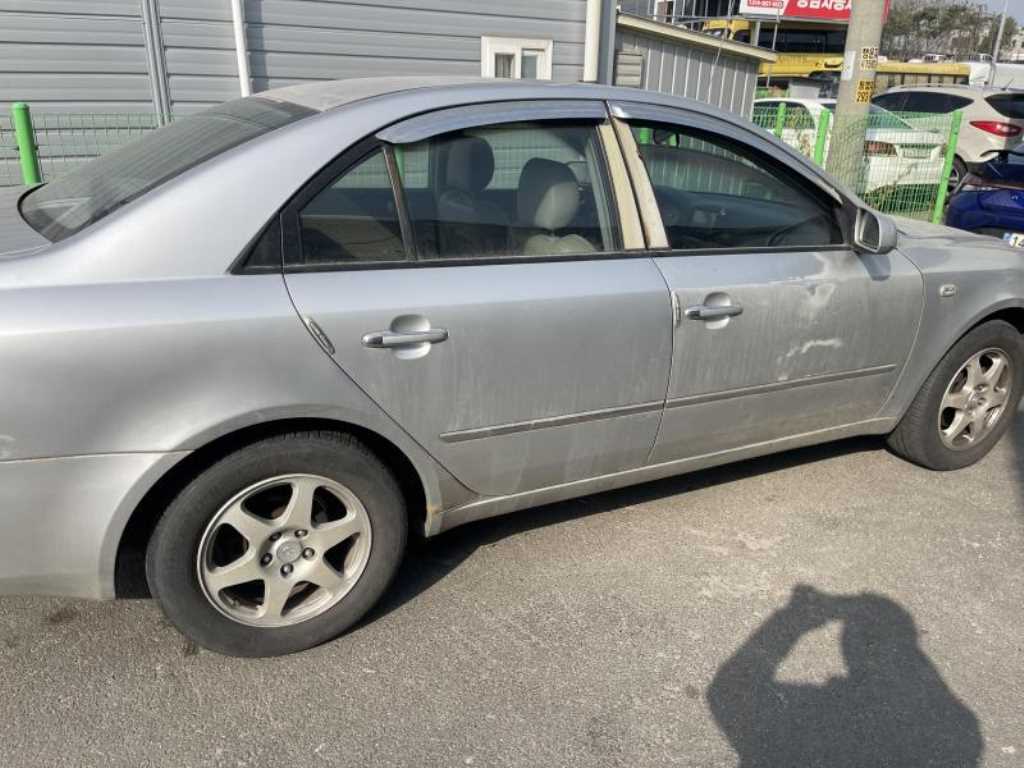 HYUNDAI Sonata - Vista 4