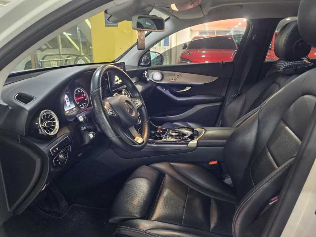 Mercedes Benz GLC Class - Vista 12