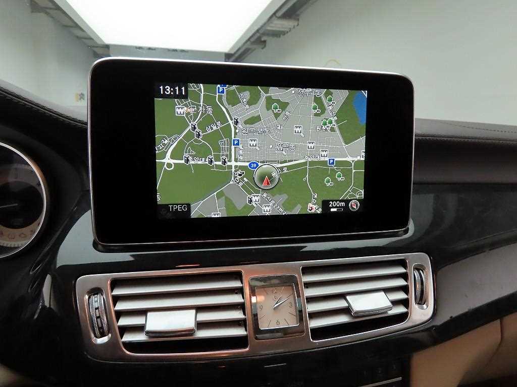 Mercedes Benz CLS Class - Vista 9