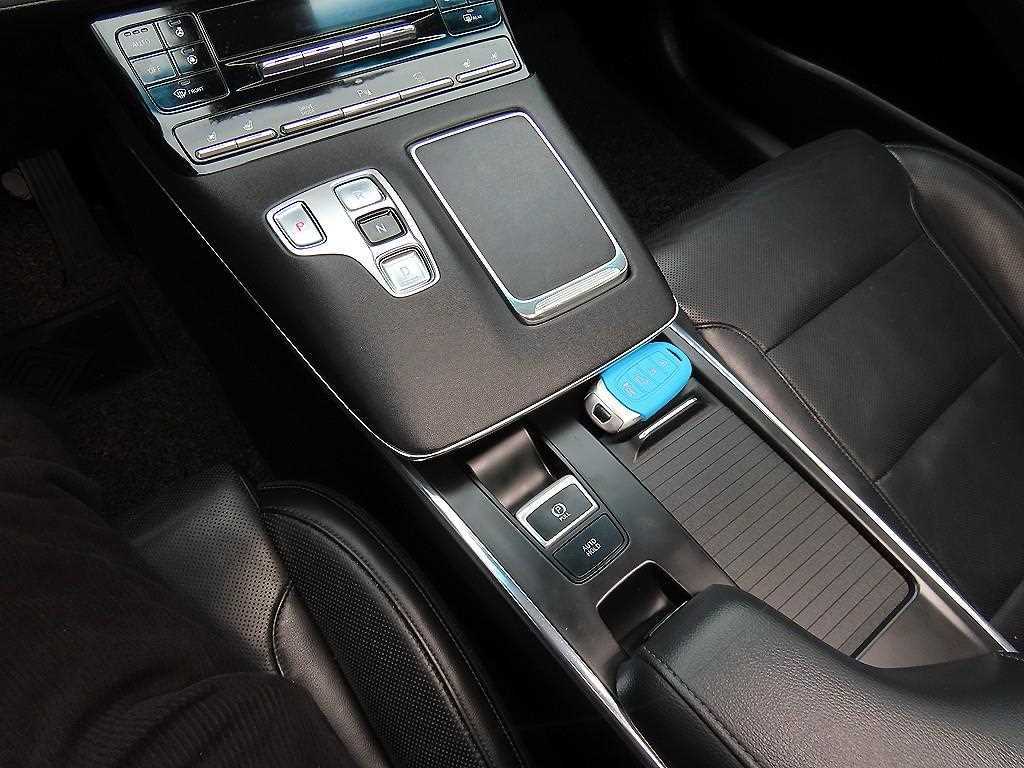 HYUNDAI Grandeur - Vista 10