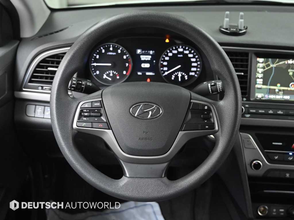 HYUNDAI Avante 2018 Blanco - Importación desde Corea - HF Imports Iquique - Foto 13