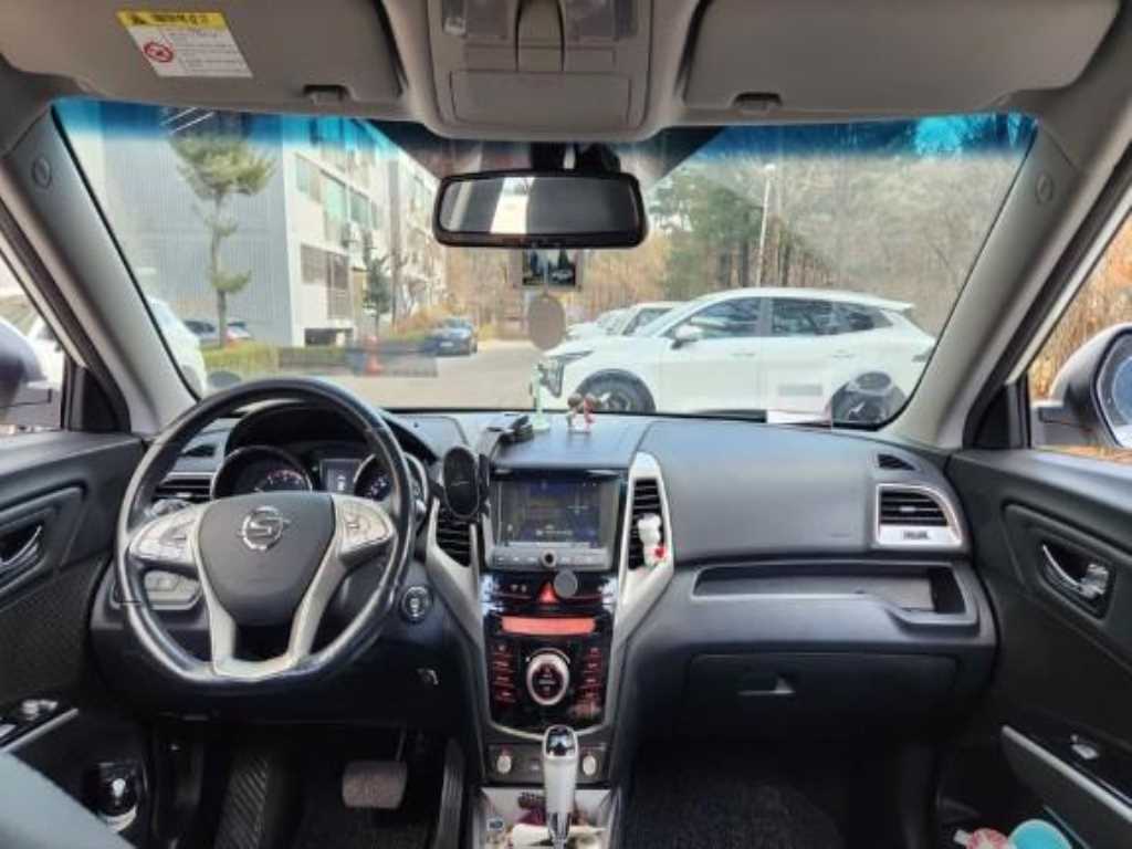 Ssangyong Tivoli - Vista 5