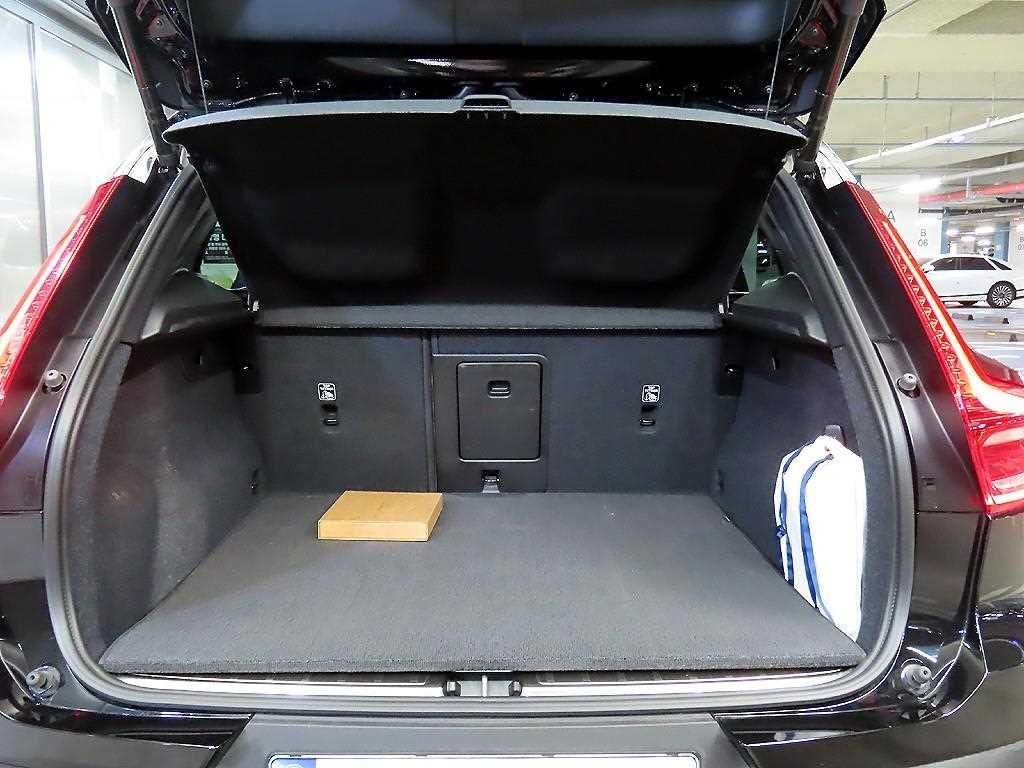 Volvo XC40 2024 Negro - Importación desde Corea - HF Imports Iquique - Foto 16