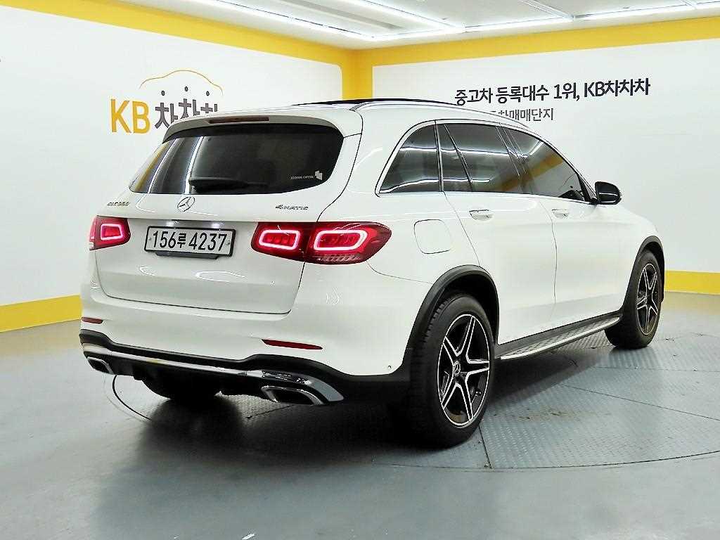 Mercedes Benz GLC Class - Vista 4