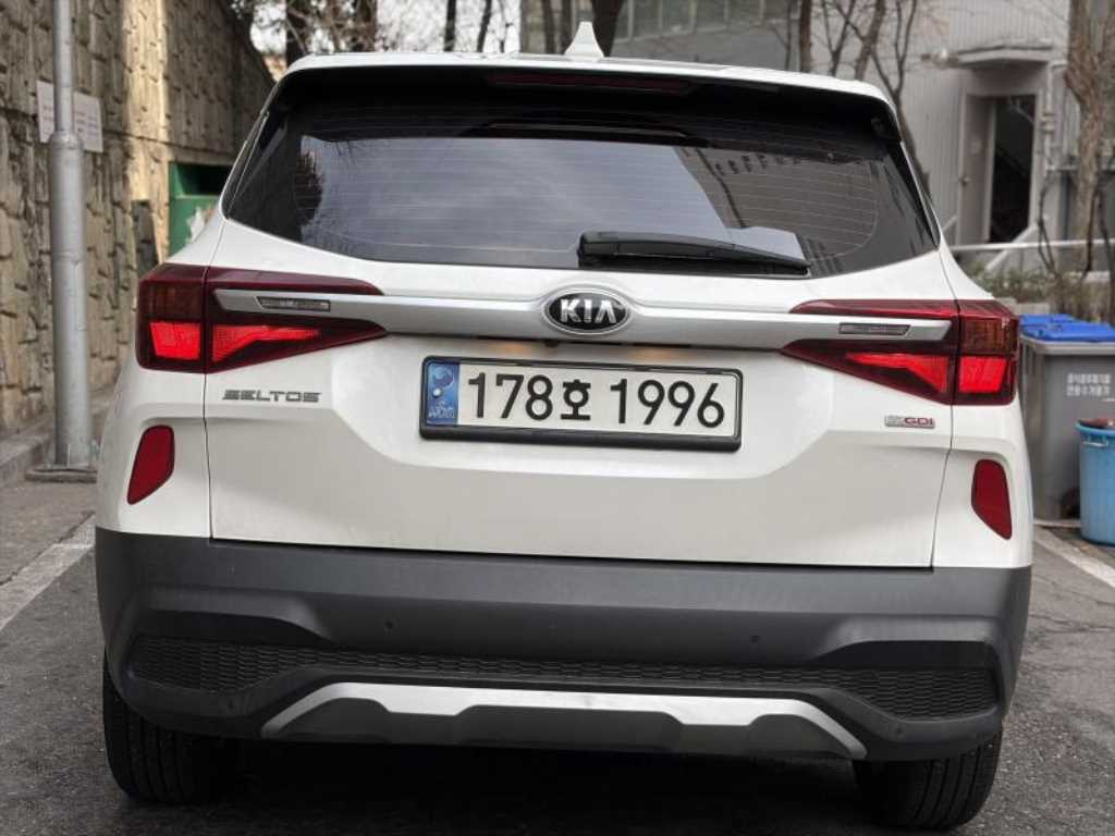 KIA Seltos - Vista 4