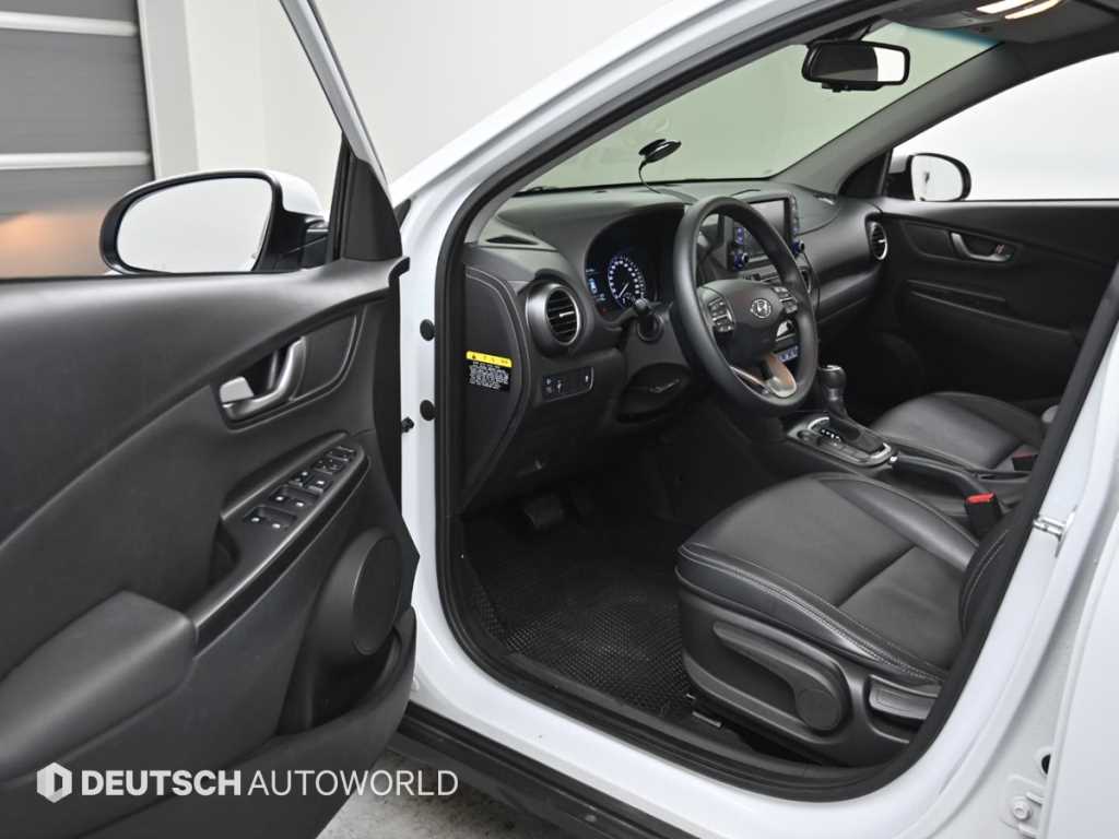 HYUNDAI Kona - Vista 11