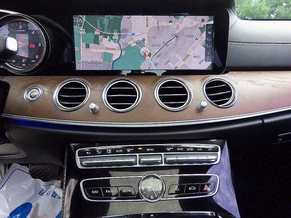 Mercedes Benz E class 2017 Blanco - Importación desde Corea - HF Imports Iquique - Foto 14