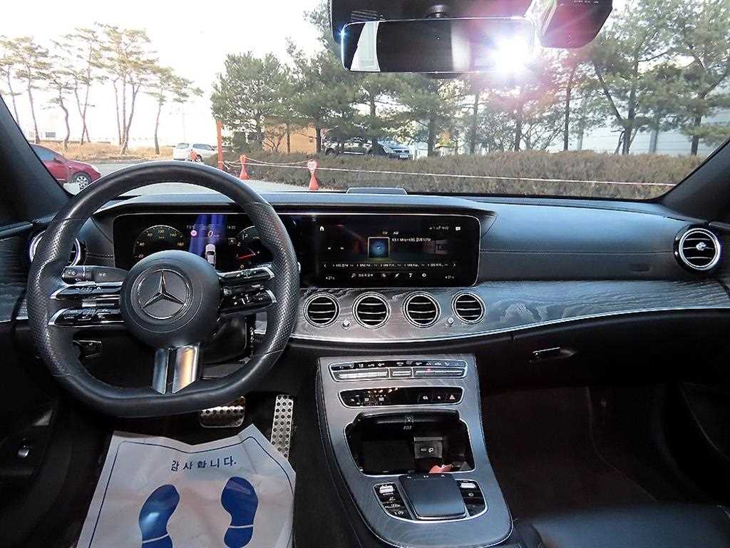 Mercedes Benz E class - Vista 7