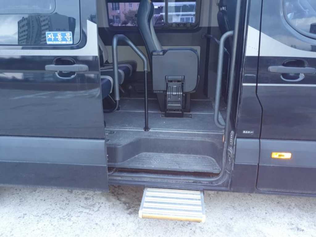 HYUNDAI Solati - Vista 7