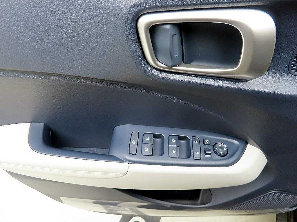 HYUNDAI Venue - Vista 11