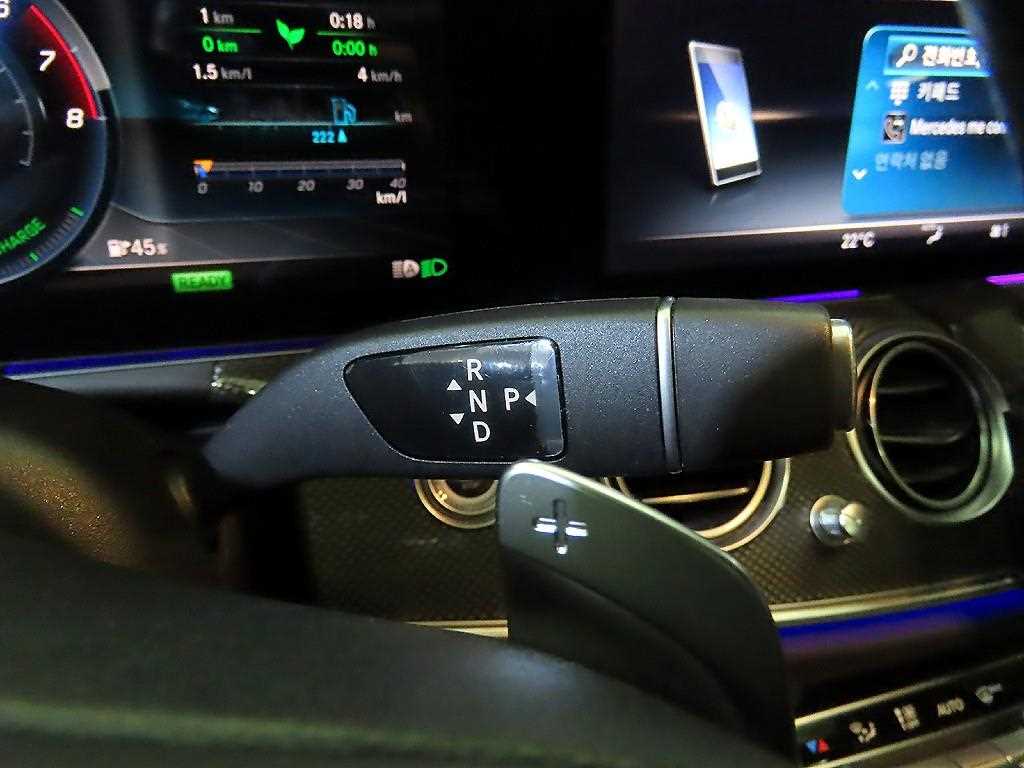 Mercedes Benz E class - Vista 12