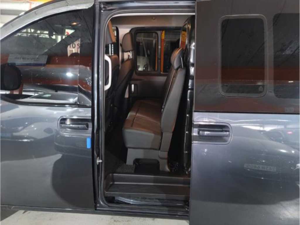 HYUNDAI Staria - Vista 6